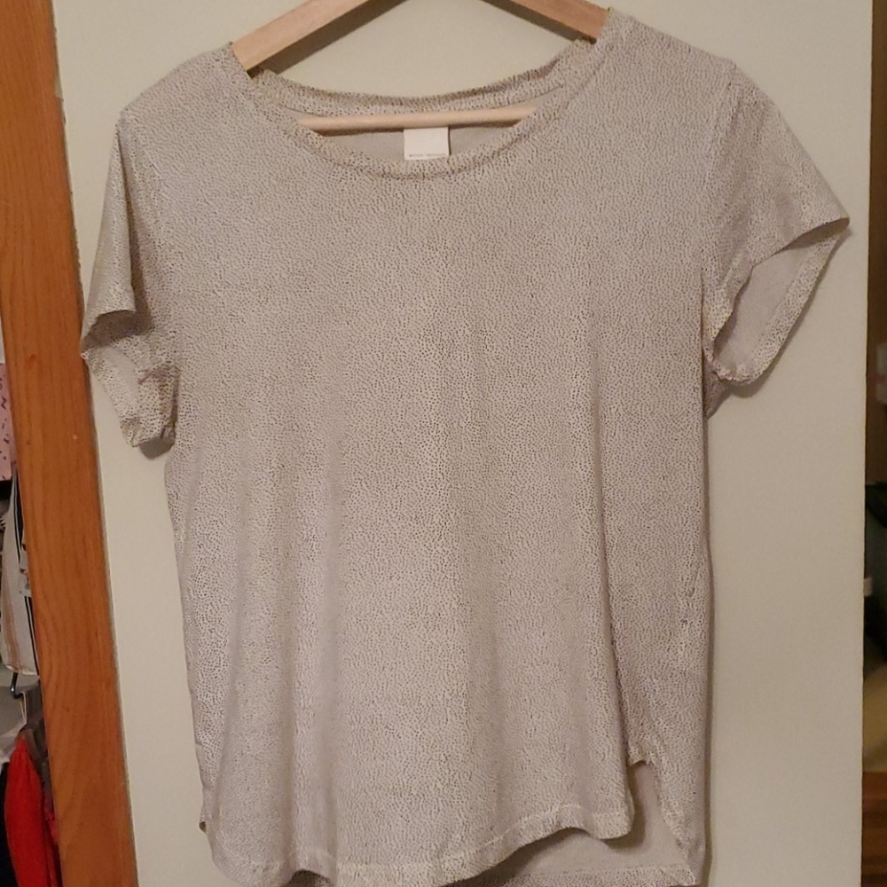 White polkadot scoop neck t-shirt
